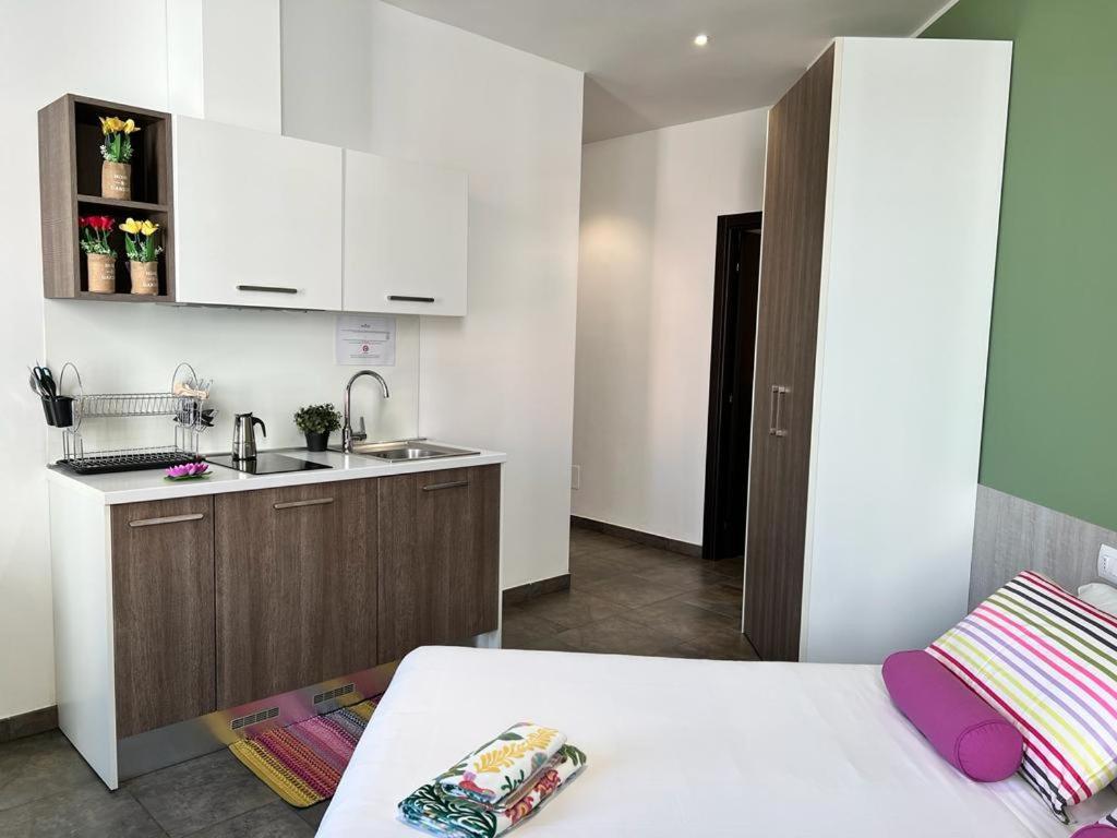 نوفارا Bnbook Residence Matteotti المظهر الخارجي الصورة